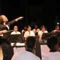 Oscar Aristides Heredia dirigiert